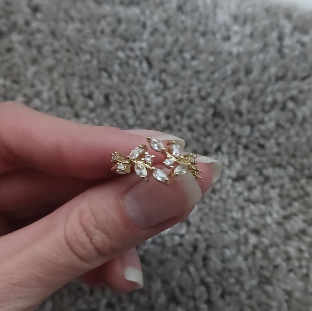 Gold Tone Leaf Ring Size 6